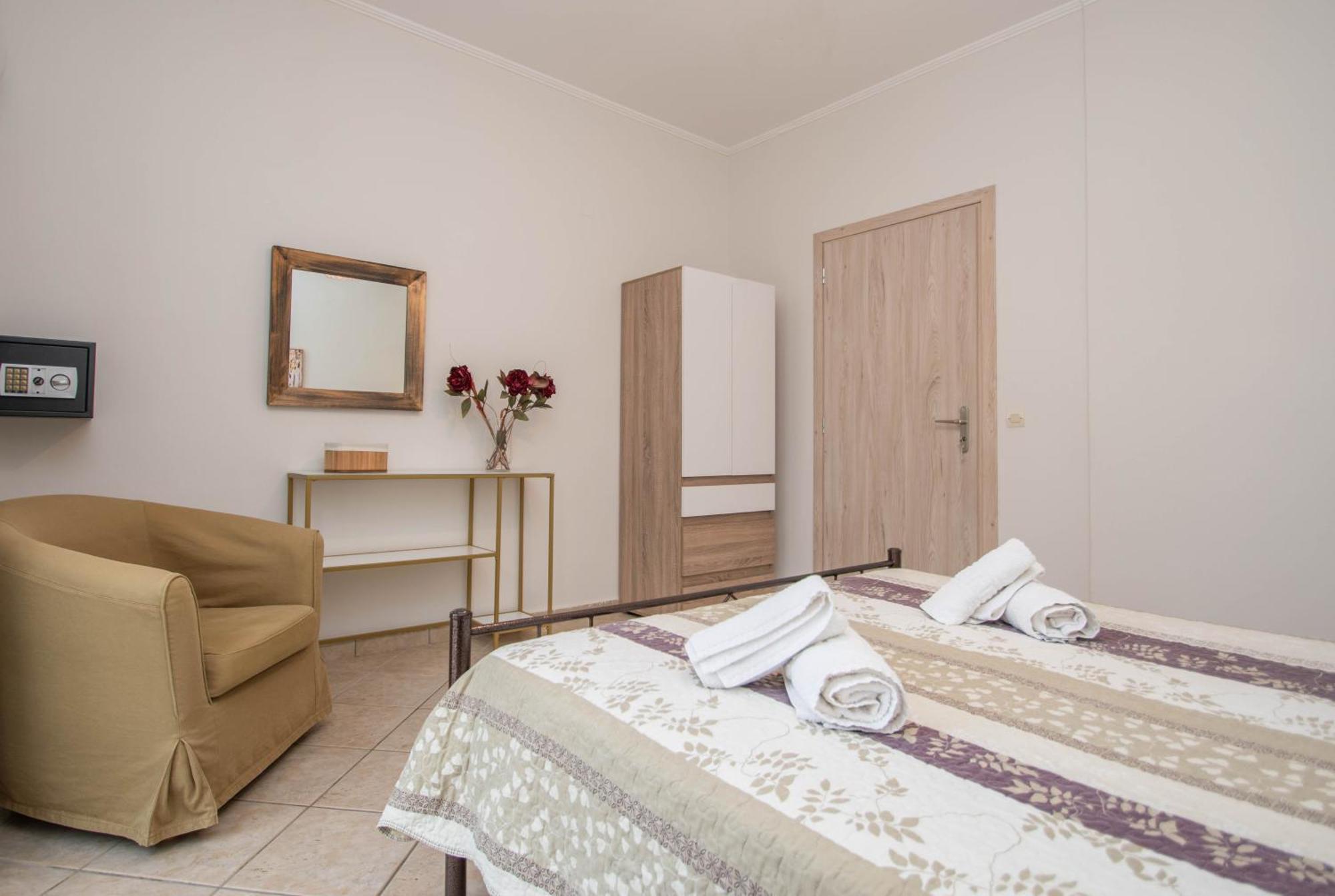 Dora's Apartament Laganas