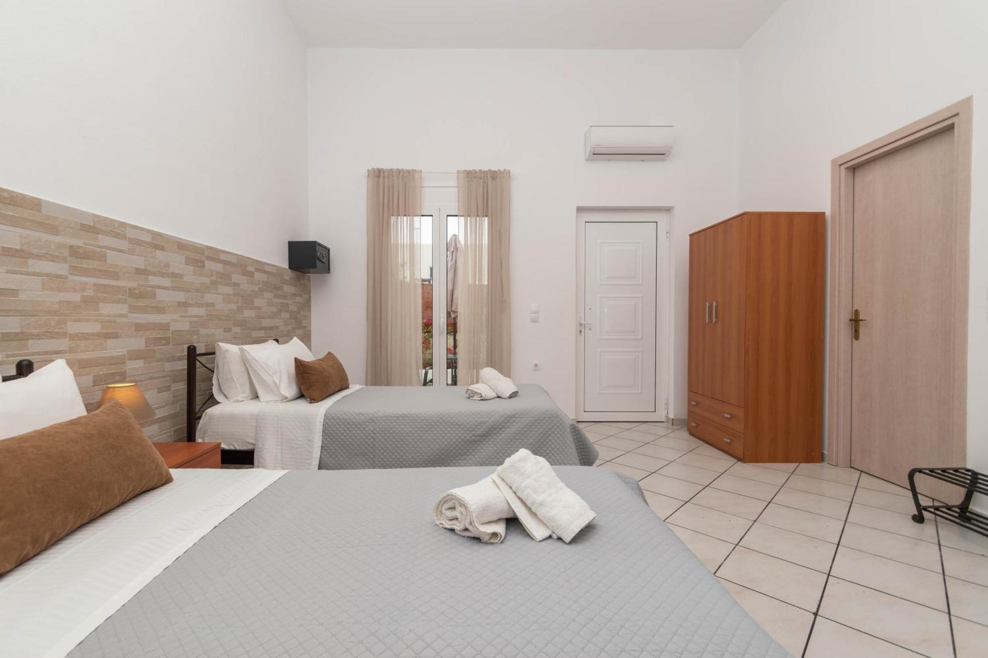 Dora's Apartament Laganas